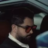 دانلود آهنگ سهیل رحمانی به نام چشات مگه آهن رباست که منو هی چپ و راست میکشه سمت خودش